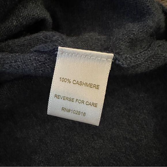 Garnet Hill 100% cashmere turtleneck - Picture 7 of 8